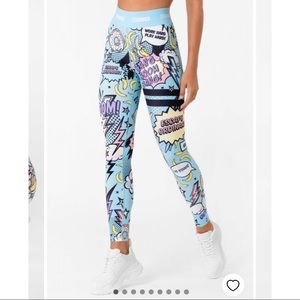 Stronger the label Pop leggings. Size small.